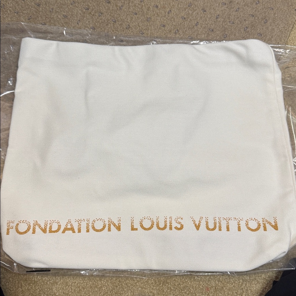 Louis Vuitton Fondation Tote